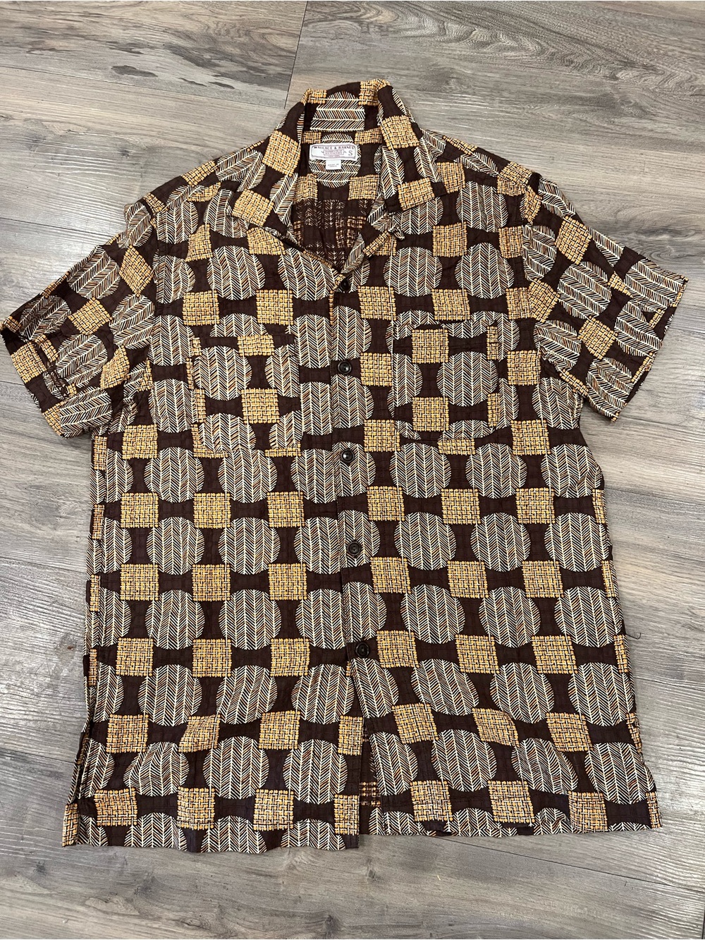 Awesome Wallace & Barnes Geometric Short Sleeve Button-Down